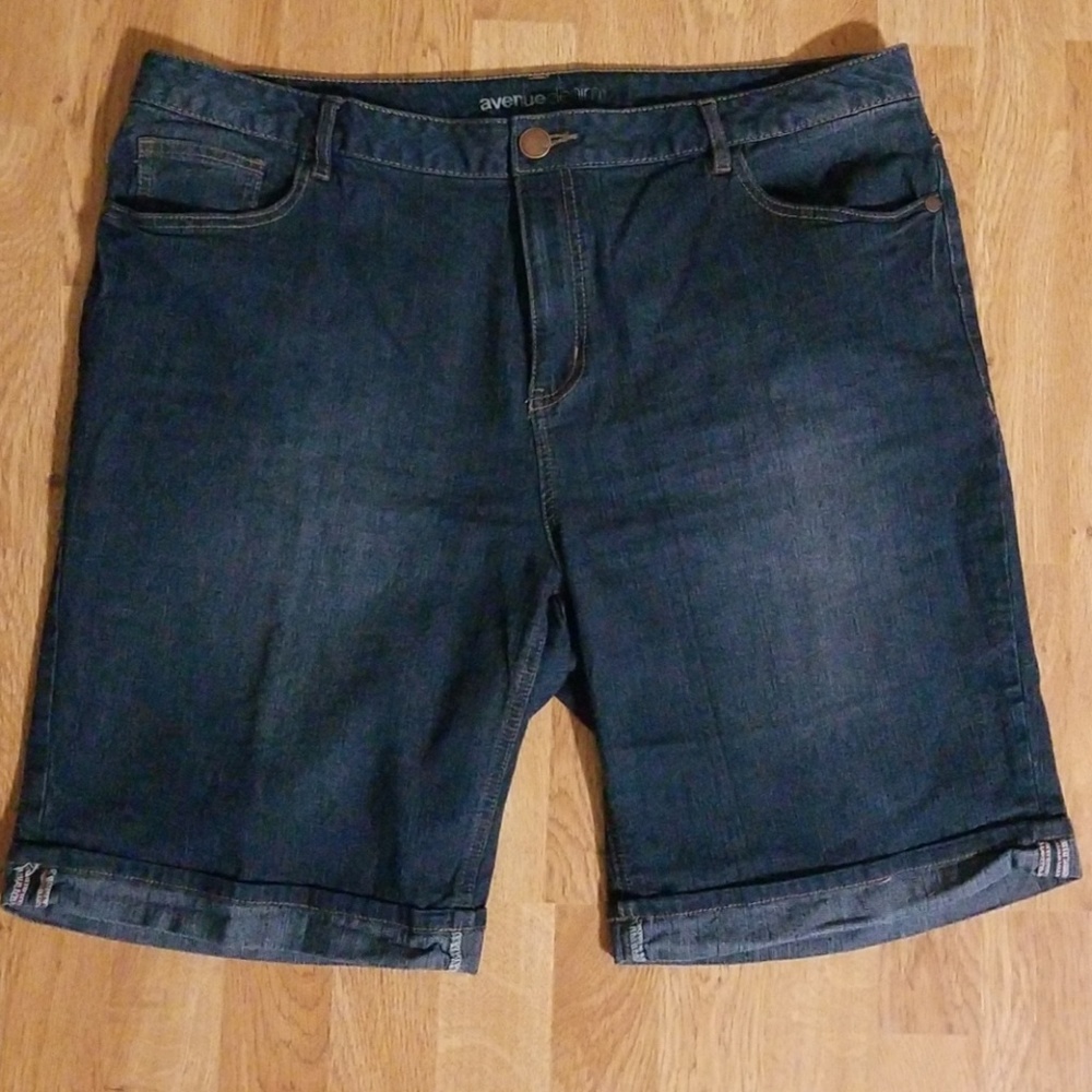 Avenue Denim size 20 regular jean shorts